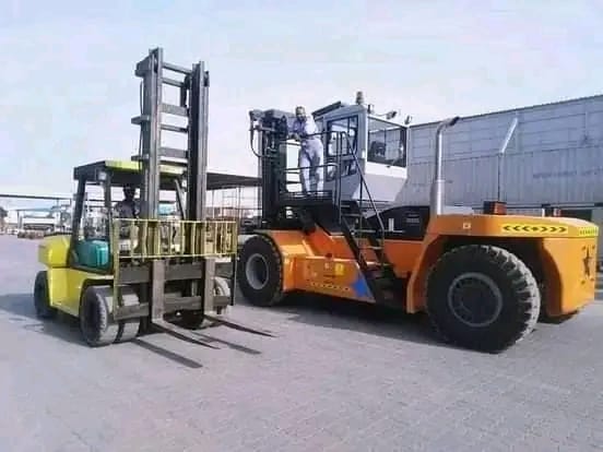 Heavy Forklifts